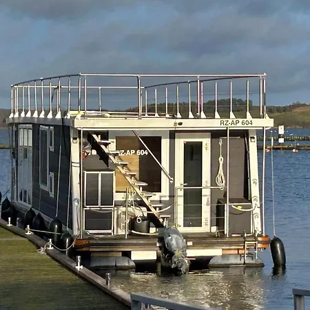 Hausboot Lydia In Ferienhaus
