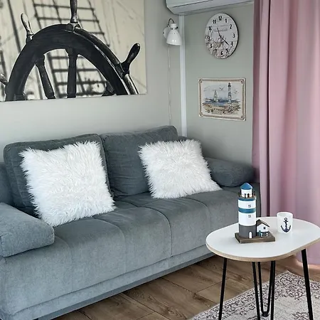 Ferienhaus Hausboot Lydia In *