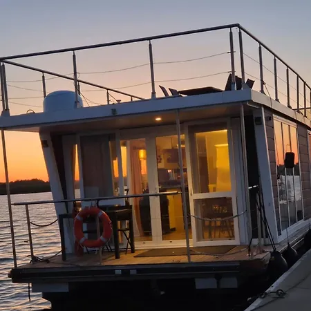 Hausboot Lydia In Semesterbostad *